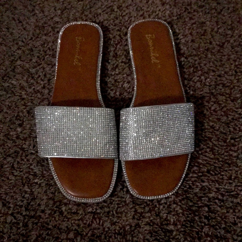 Brand: Bondable Color: Silver PU Shoe Size: 6 1/2